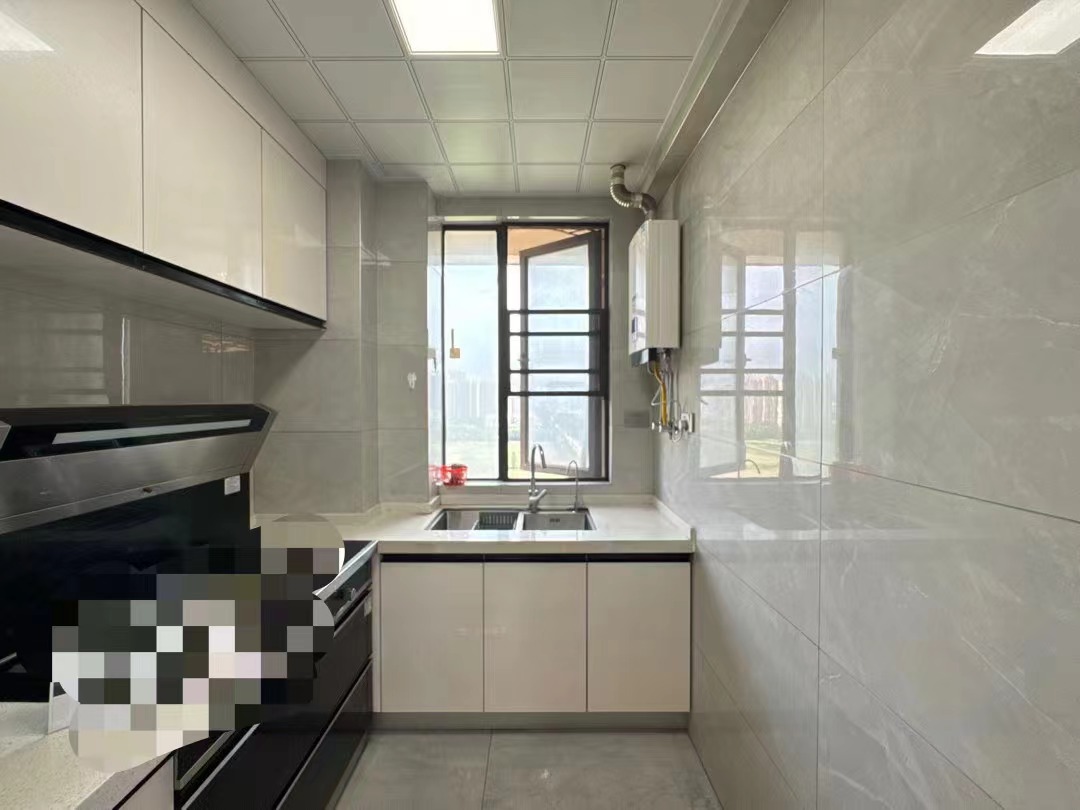 97，房东亏本出，城南 荣怀，稀缺小三房，边户 ，电梯精装3房 ，中间好楼层