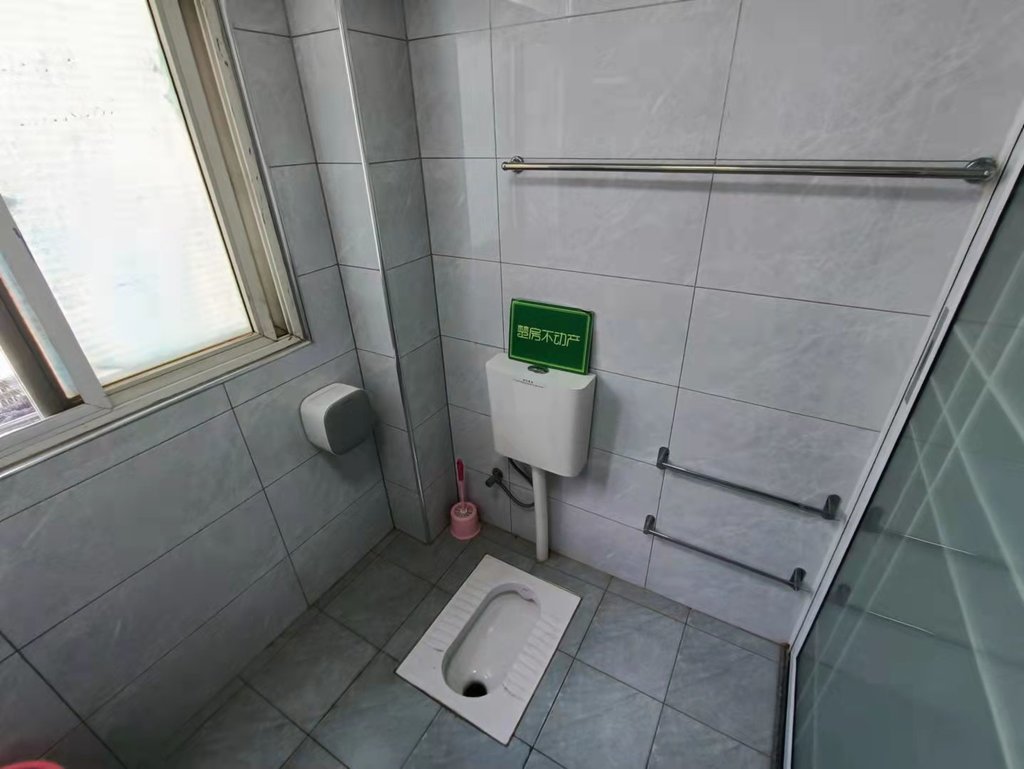 仙桃中学富迪三友旁荆洪花园中间好楼层140平大三房无公摊