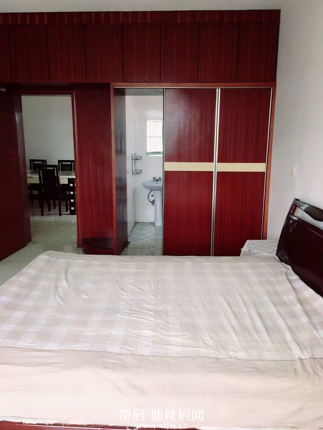 三面采光，安静舒适，工作上学便利