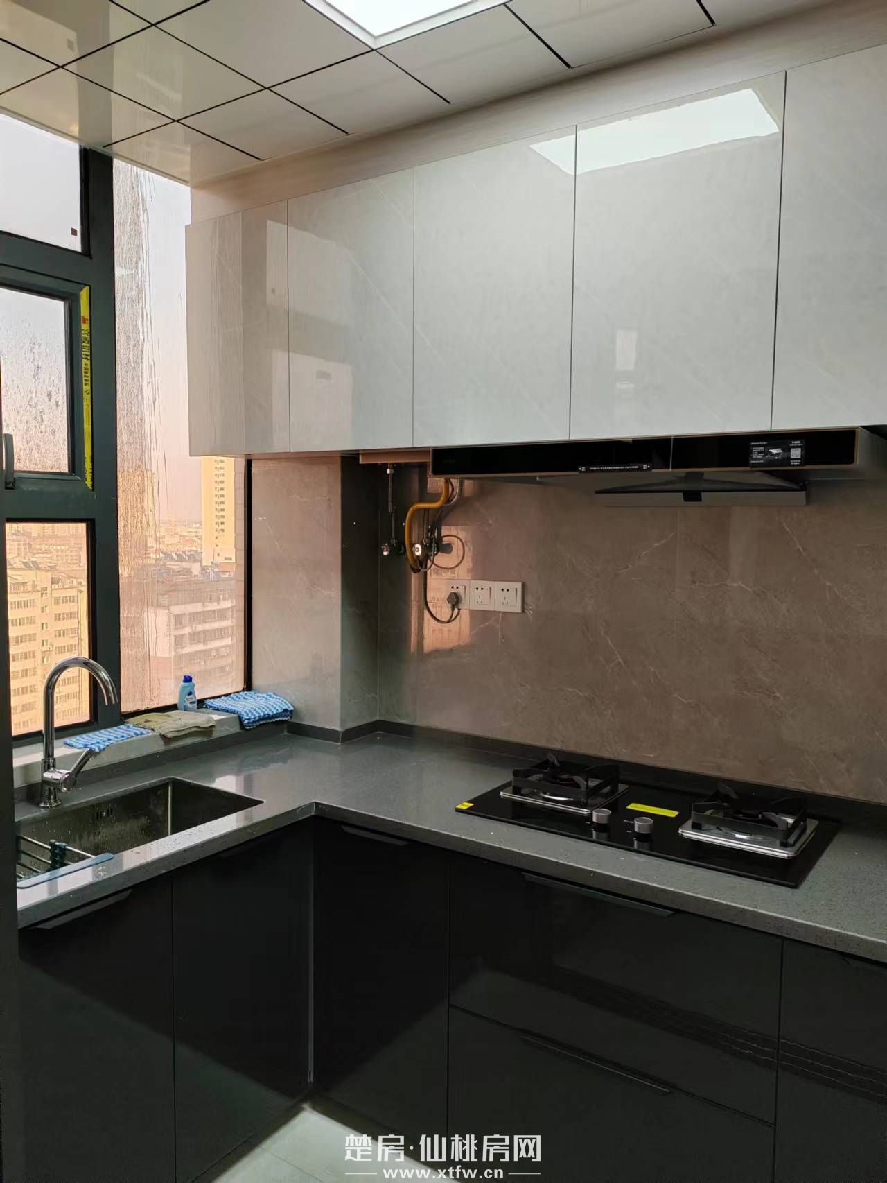 城市广场精装修，家电水电气齐全，电梯直达单间出租