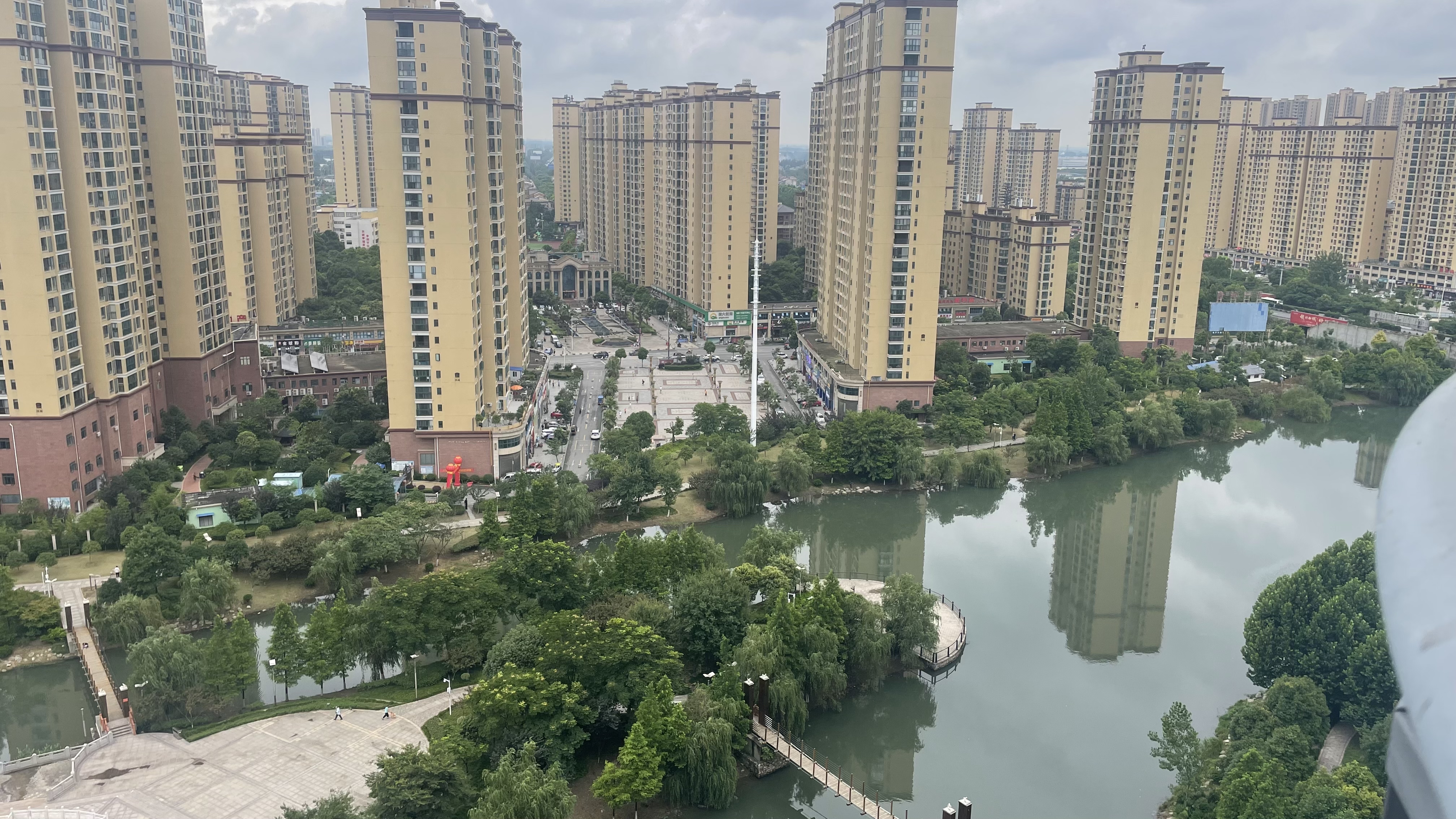 元泰未来城170平大平层双阳台设计6500临湖有钥匙诚心出售