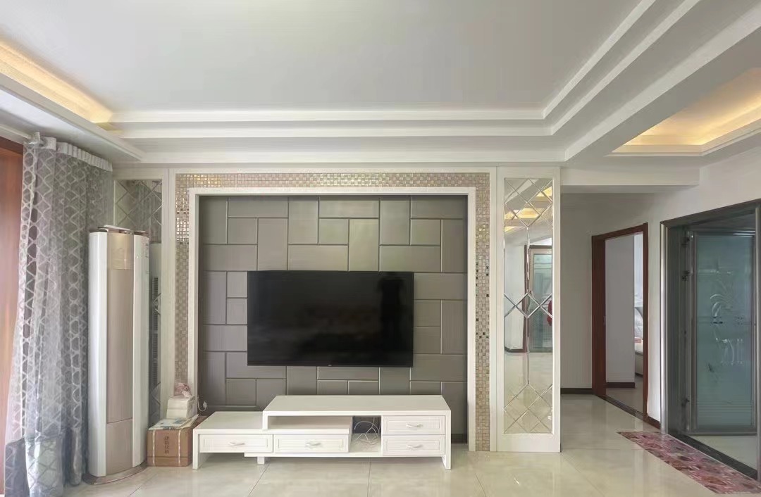 74，房东急售，降价10万 ， 元泰未来城边户双阳台，  捡漏价钱 ，精装三房