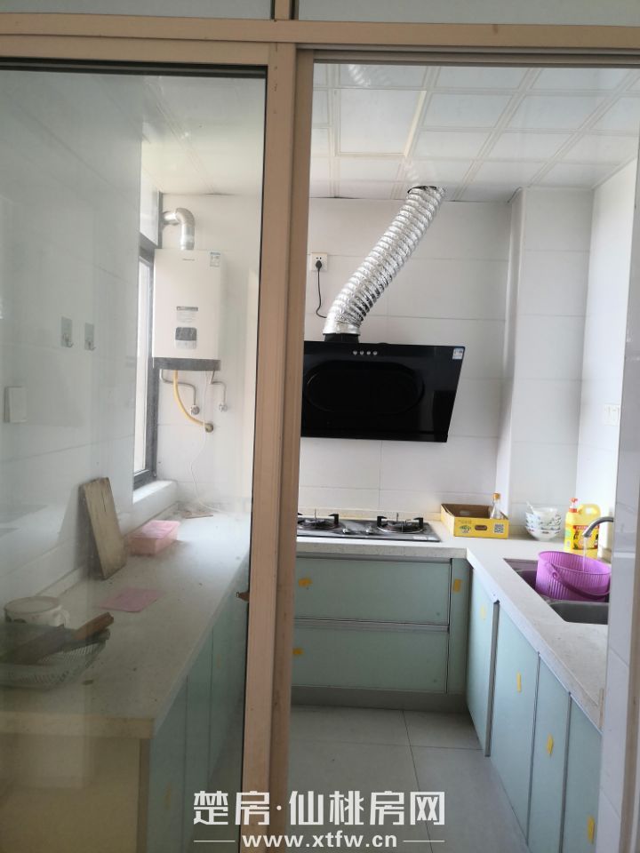 和平社区，带地下室，精装修，业主诚心出售，拎包入住