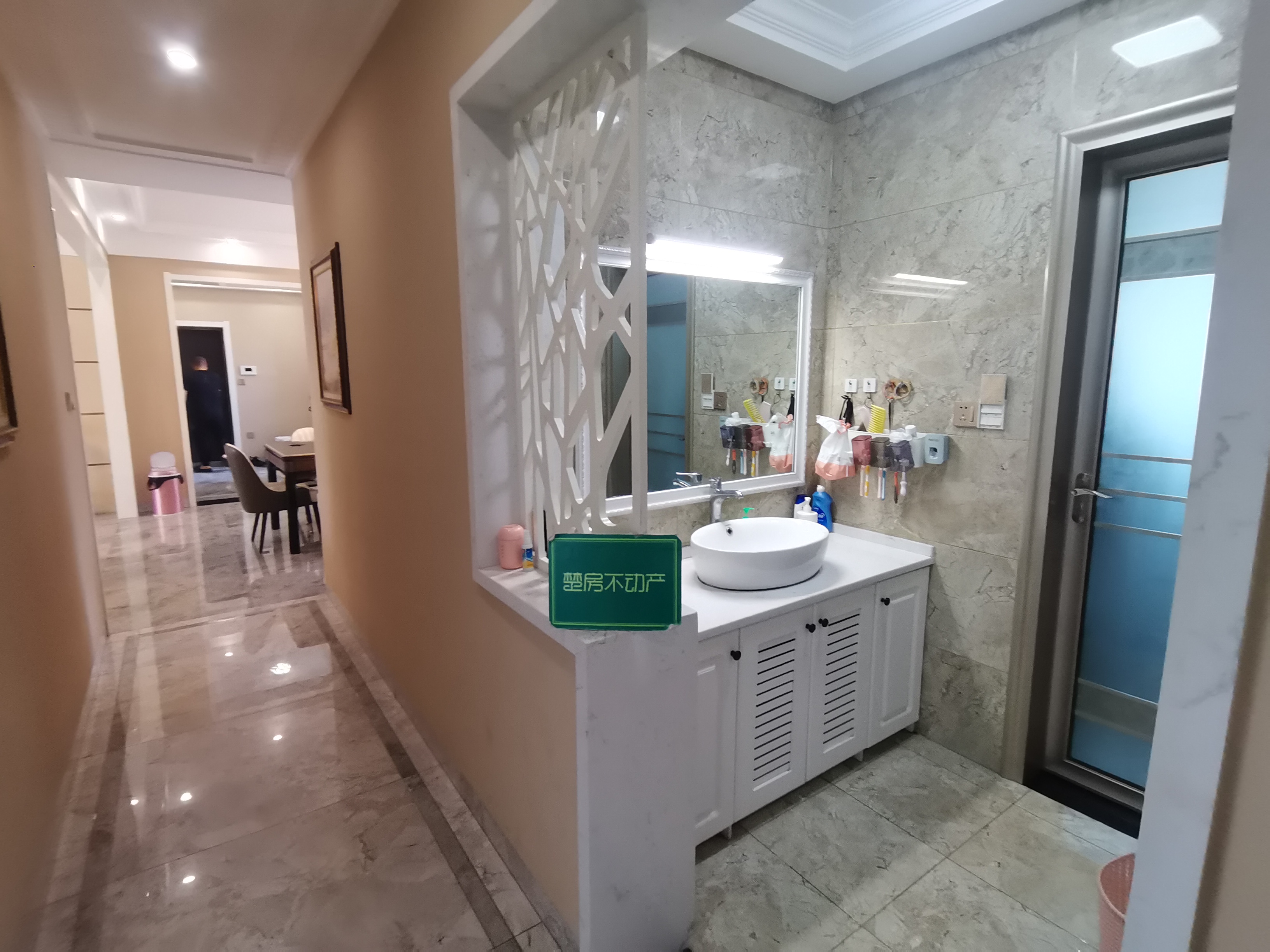 满庭春精装大平层户型方正三个阳台房东诚意出售