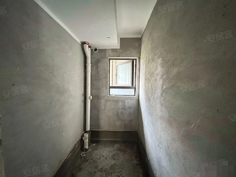 385，捡漏，吾悦广场，单价4435，比补贴完1000都划算，边户，总价58万，包满二，急售