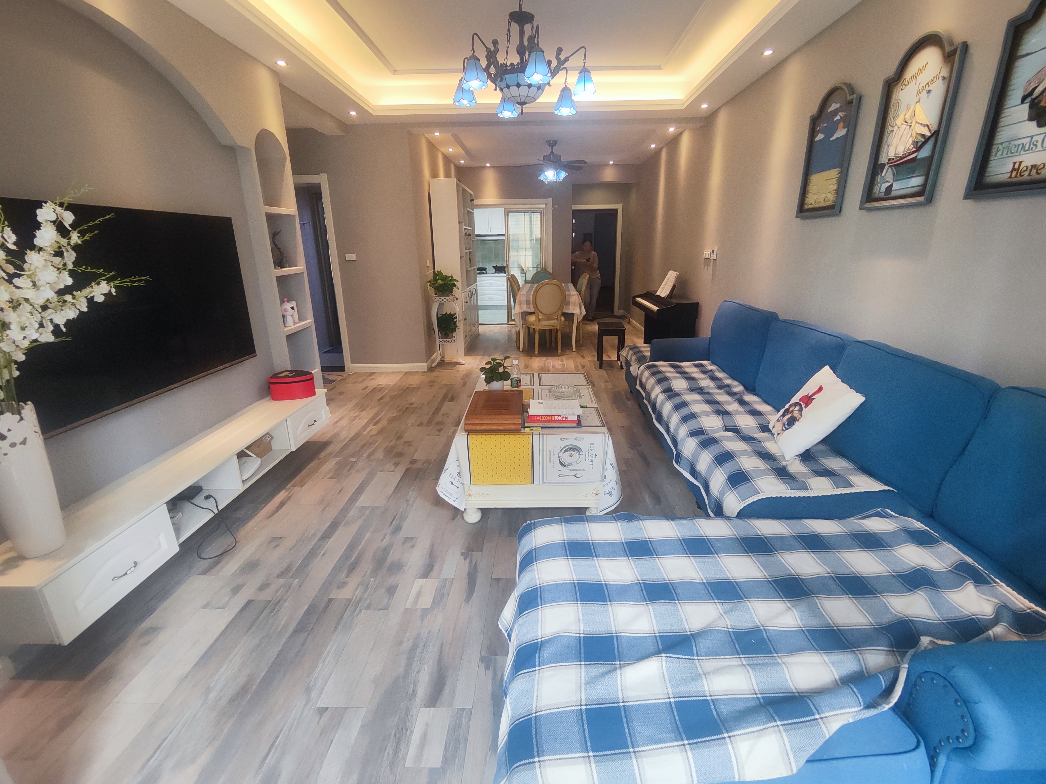 森林国际.精装大两房.房子成色新.看房方便