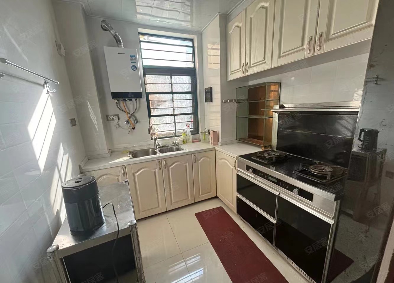 27，业主亏本急卖，采光好，精装三房，证满二