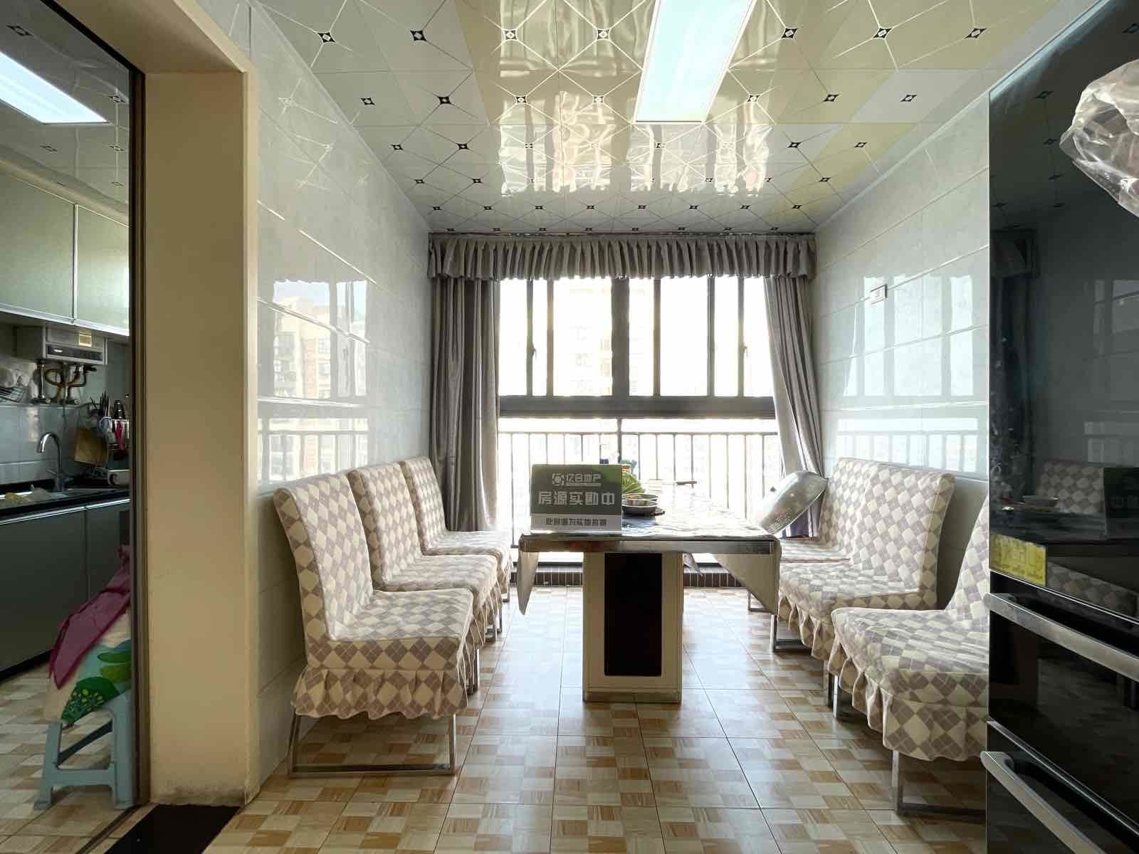 亏本急售和合国际精装4房124平方总价45万，证满二