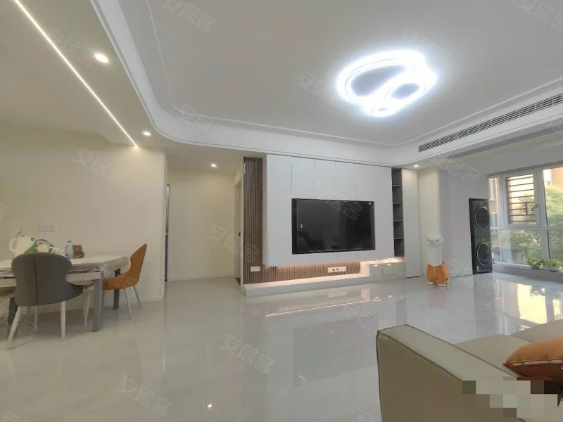 254，急售，沔阳公馆，全新精装三房，东边户，带车位，满二，一天未住