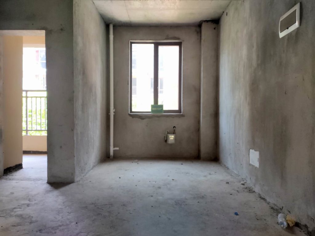 城西大盘绿地华庭香格里拉一二楼毛坯复式带花园空气清新天然氧吧房东诚意出售