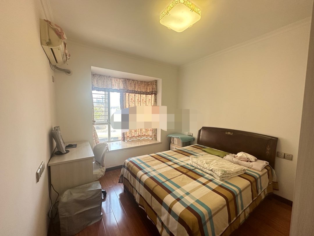 165，急售，城南，紫金城，精装大三房边户，200平大露台，证件满二，南北双阳台，单价5300