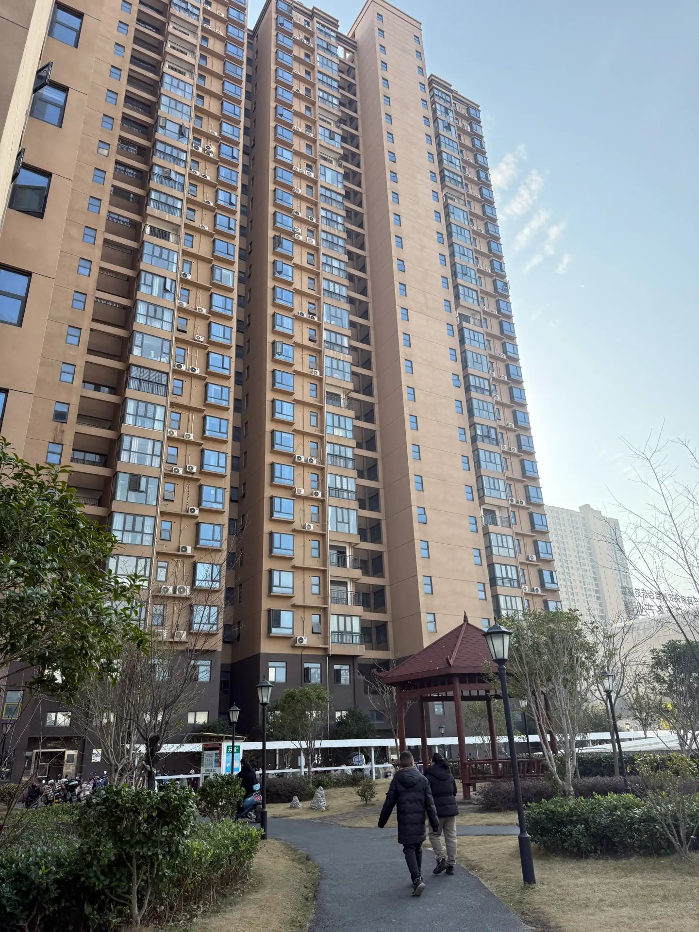 亏本，三中旁，学府名都，精装三房，凤凰楼层，装修9.5成新