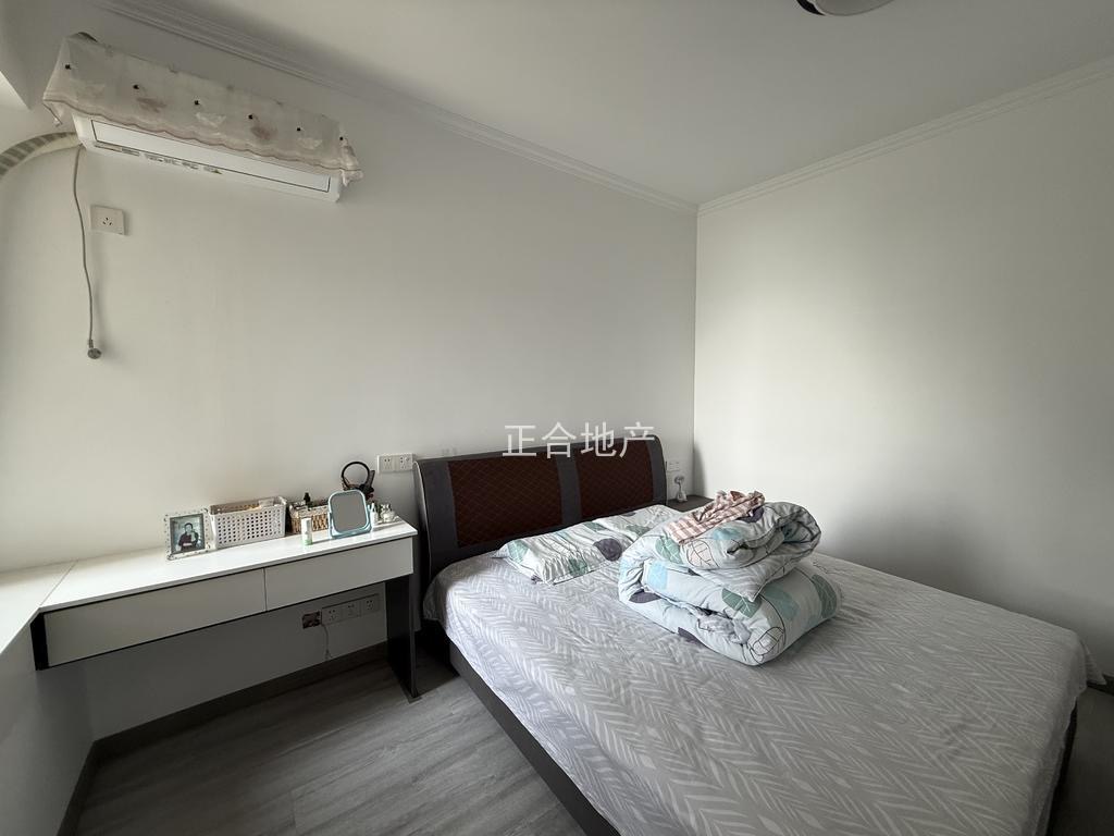 急售，城南，元泰未来城C区，精装小三房，电梯好楼层，拎包入住，成色新，证满二