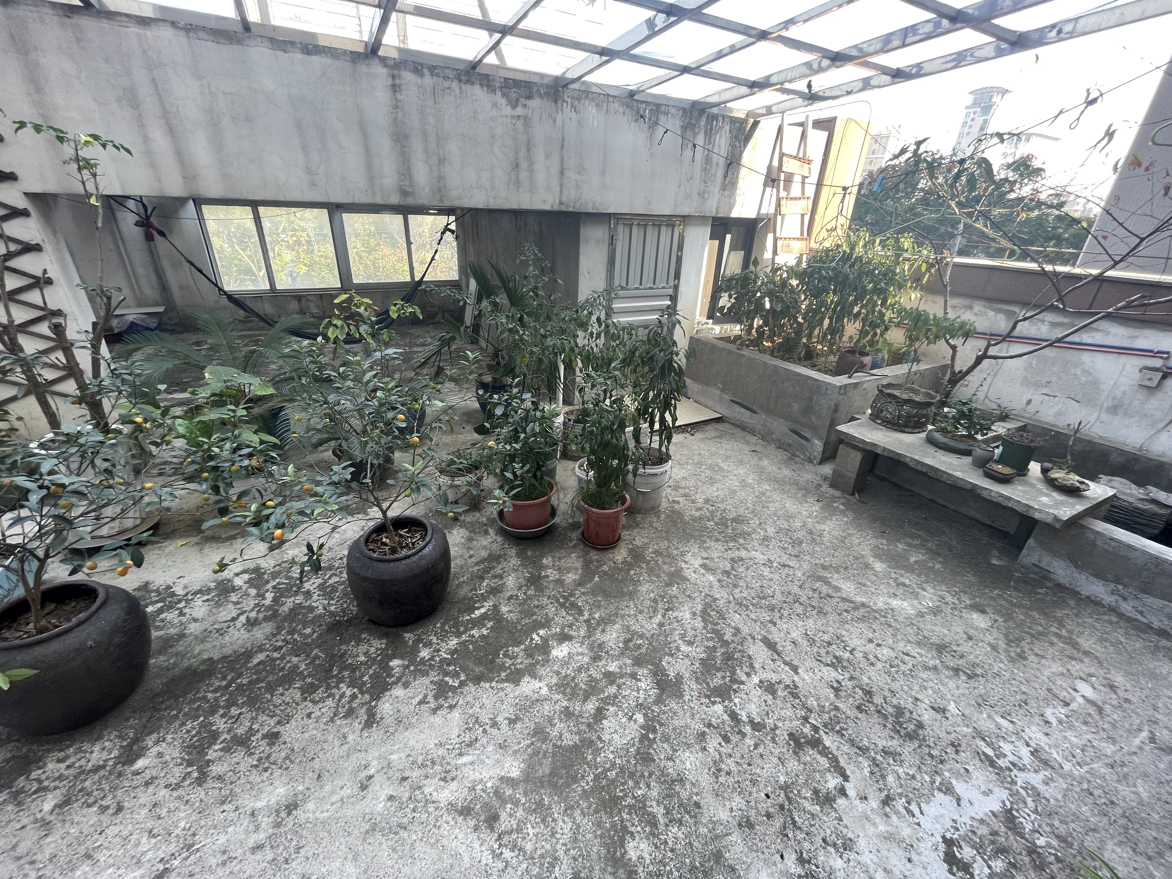 鸿昇现代城三房带大露台私人露台带装修妇幼对门