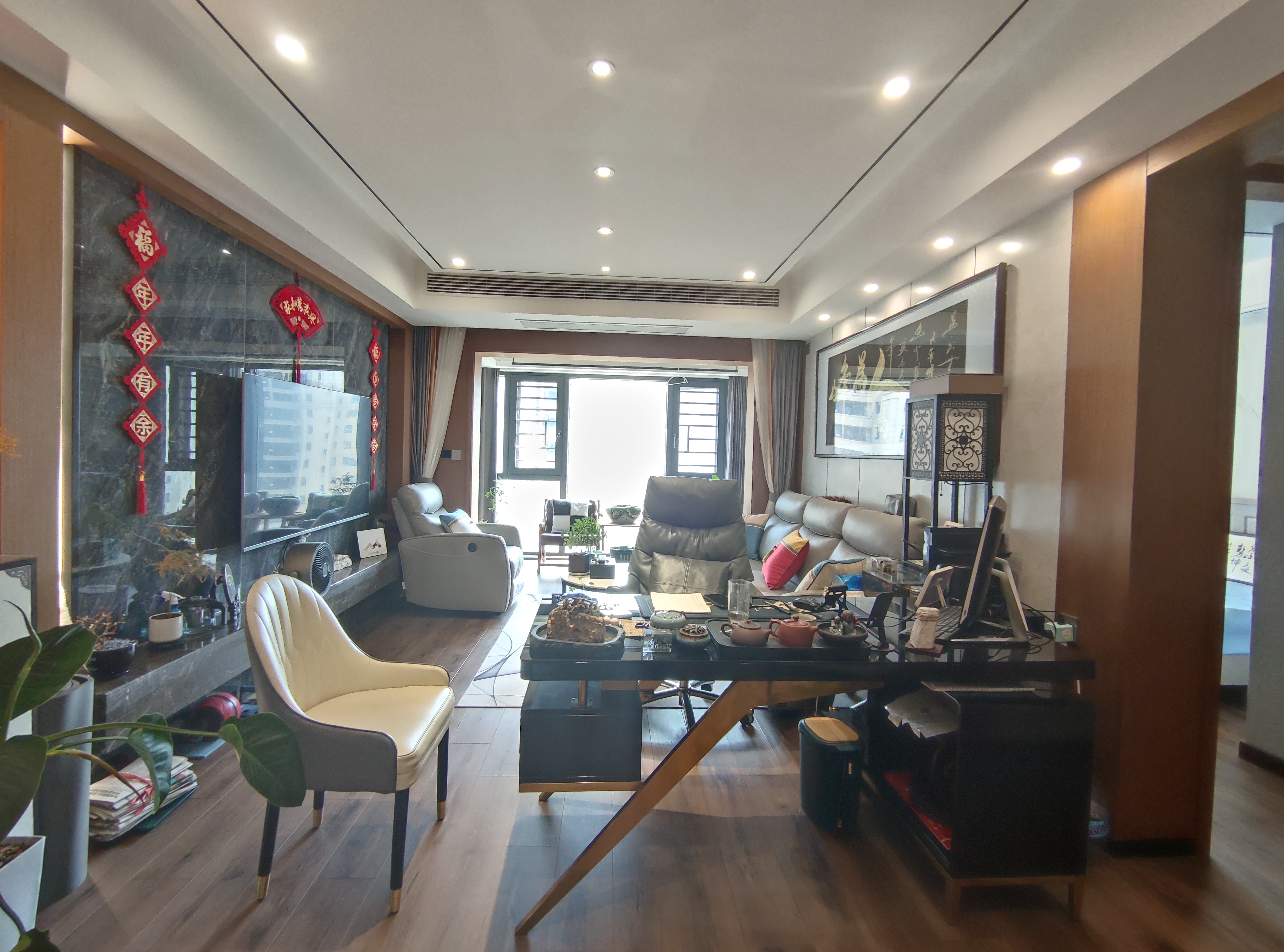 御湖世家.精装三房.中间楼层.看房方便