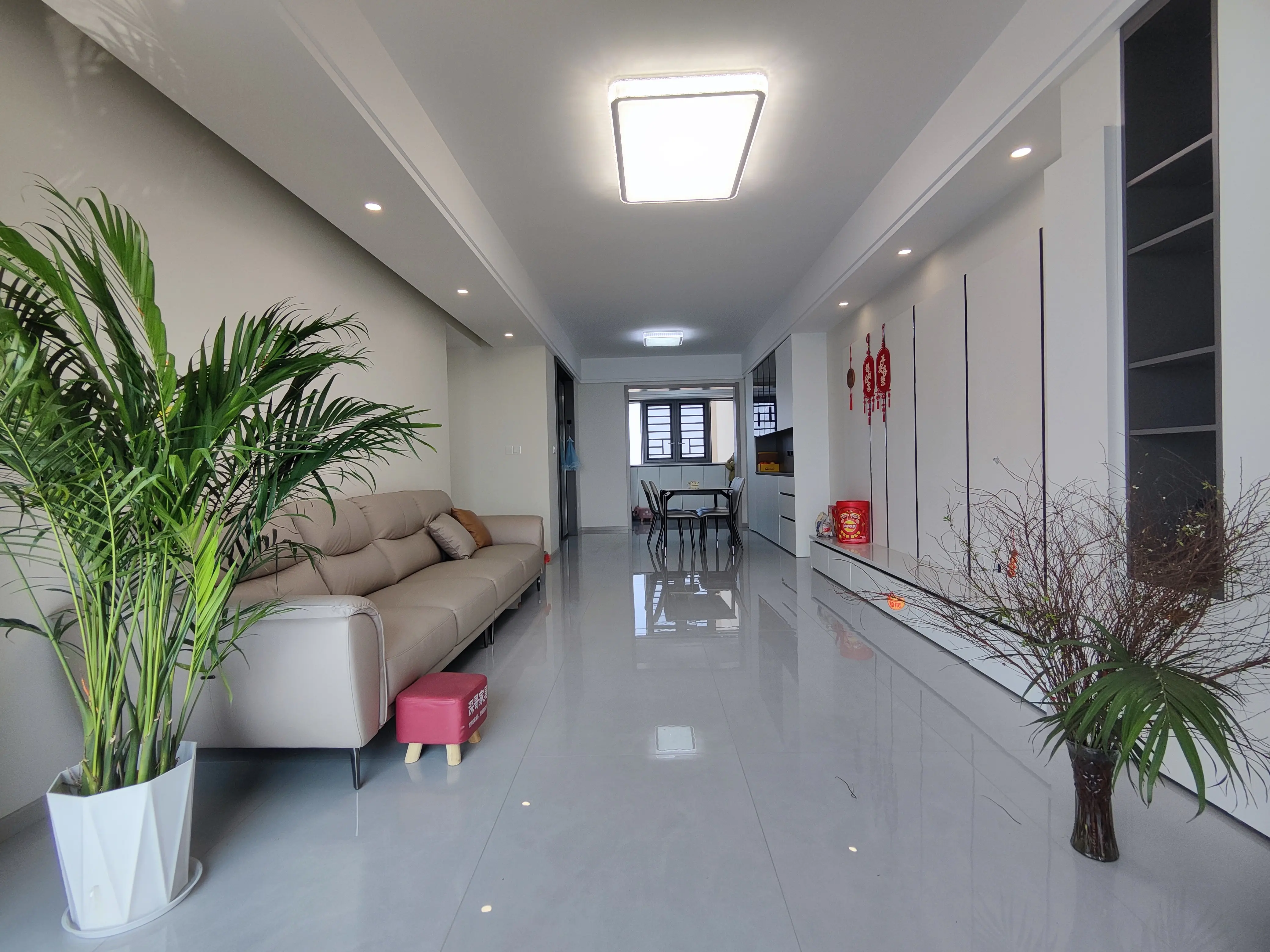 南国名珠4房2厅2卫全新精装修保养完好中高楼层优价出售