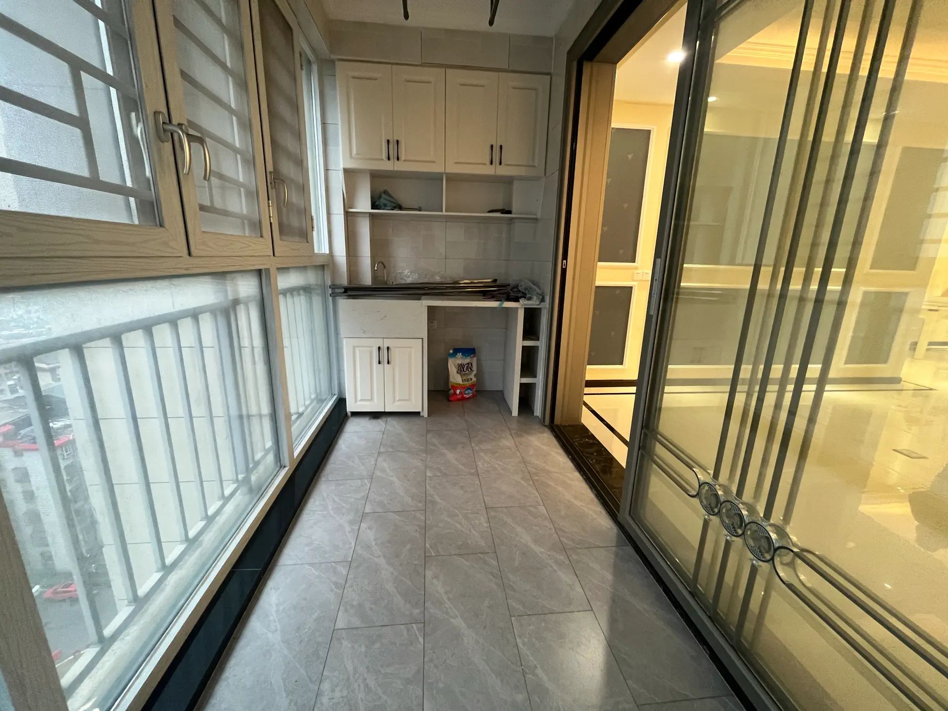 商城附近，康湾一品，精装4房，单价4500，实验二小老三中，好楼层，证满二