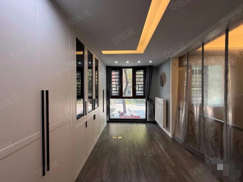 急售，城西，绿地香格里拉复式，豪装四房，带阳光房花园和车位，南北通透，单价不到4800，满两年