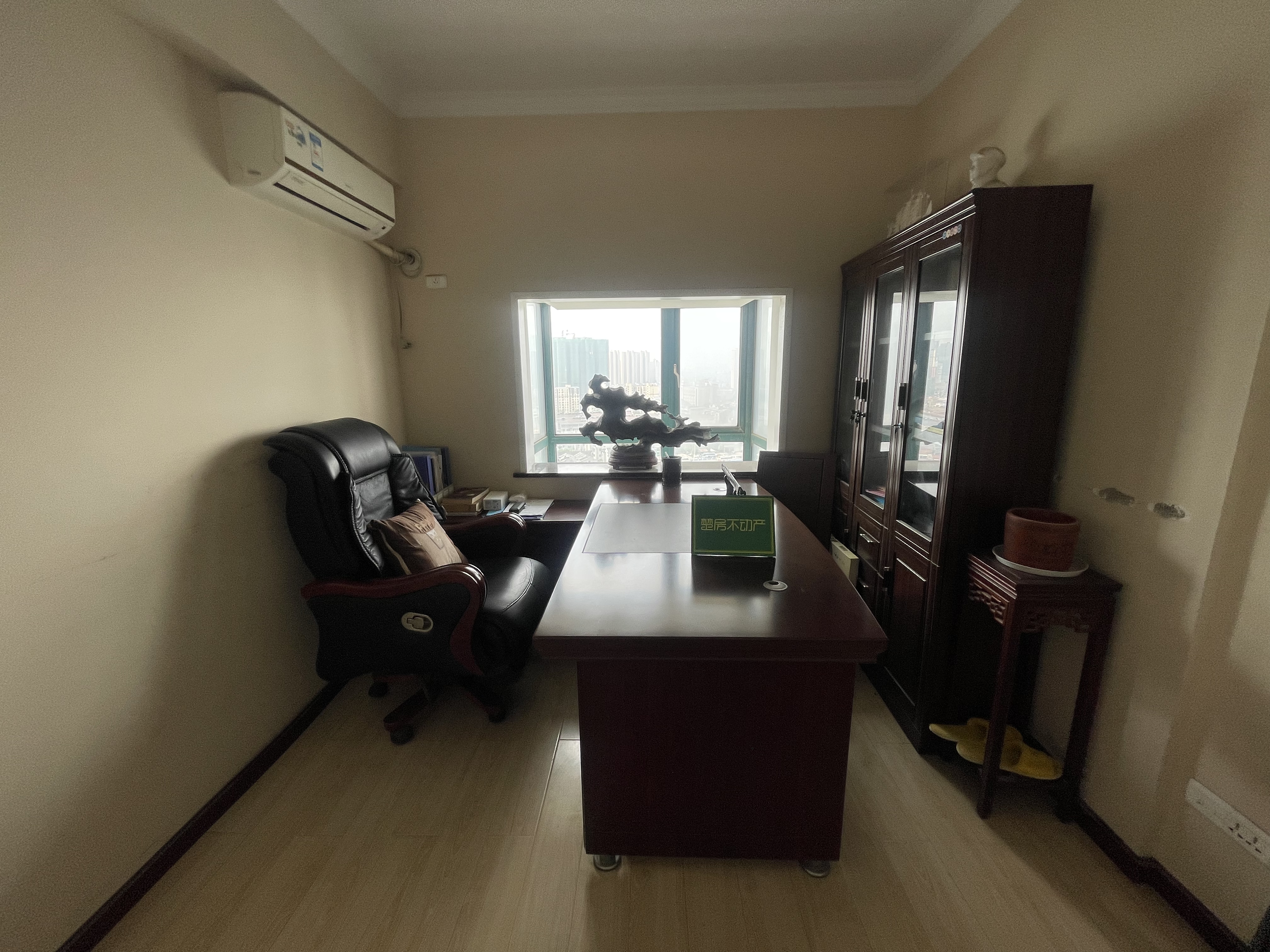 时代广场.车站附近.好地段.采光佳.大三房.证件满二.主要带车位.好停车