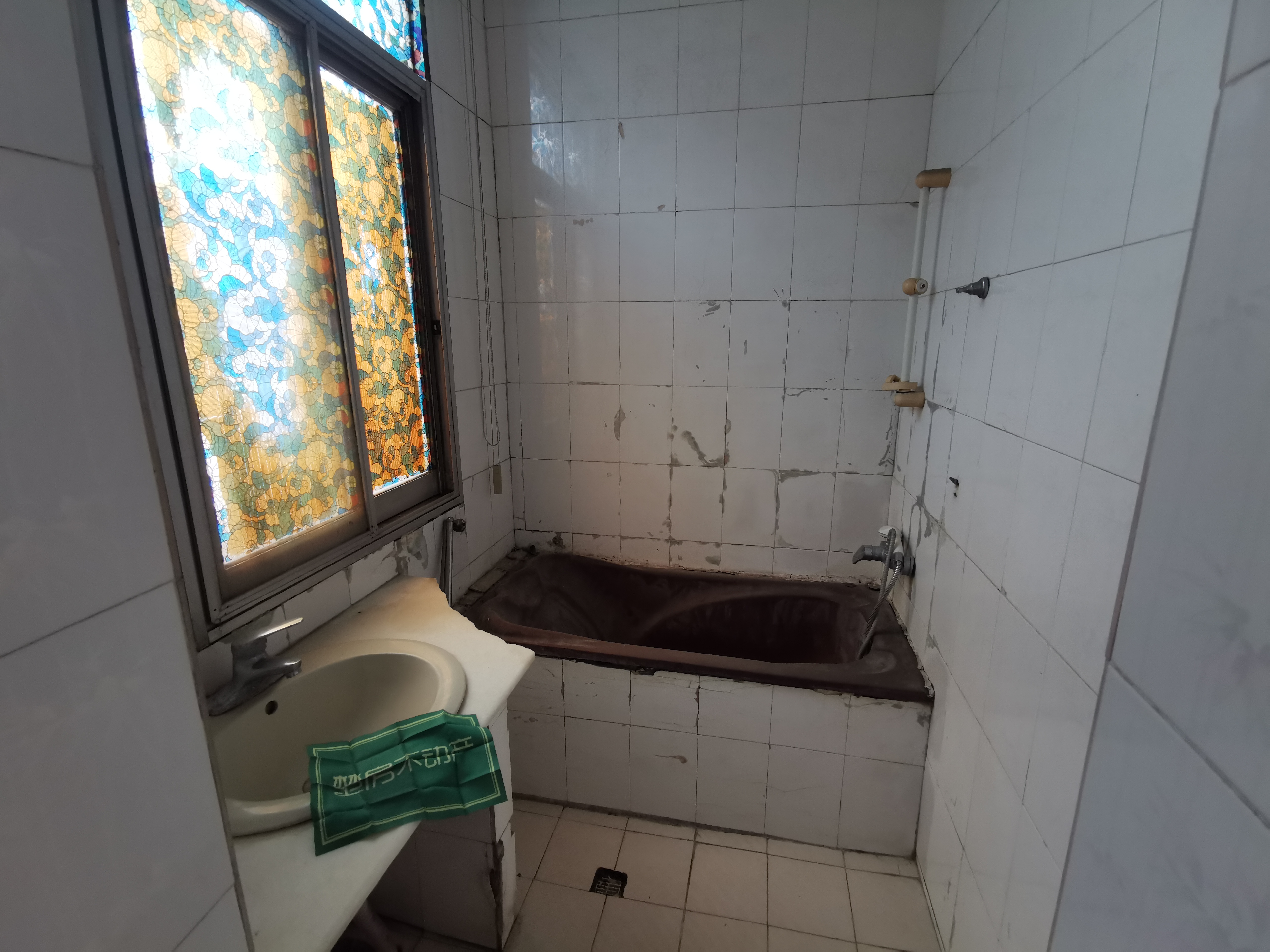 东区车站旁卫计委宿舍大三房格局好无遮挡实际面积100多平看房有钥匙