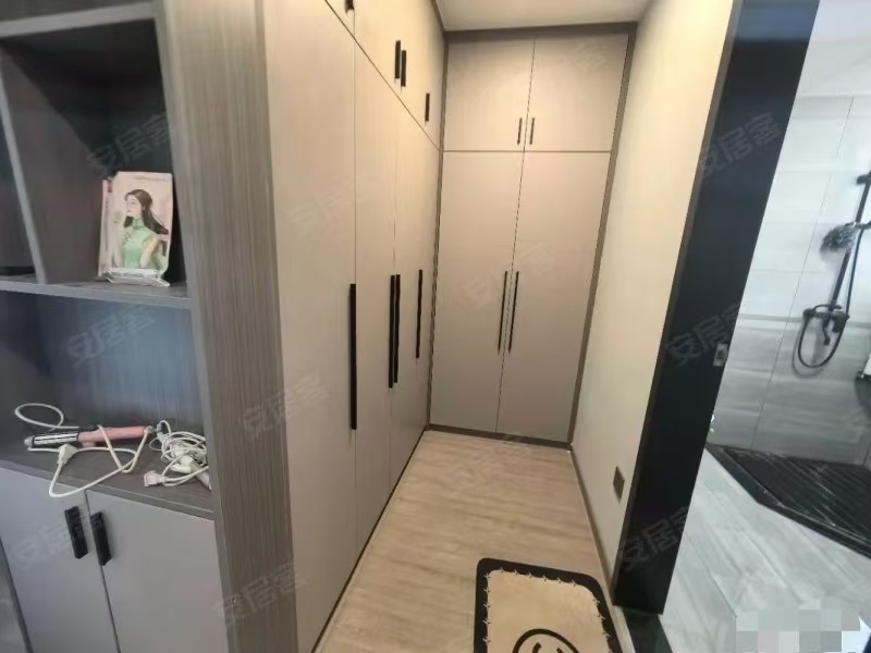 城南，元泰未来城，9.9成新，边户，精装三房两卫，诚心出售