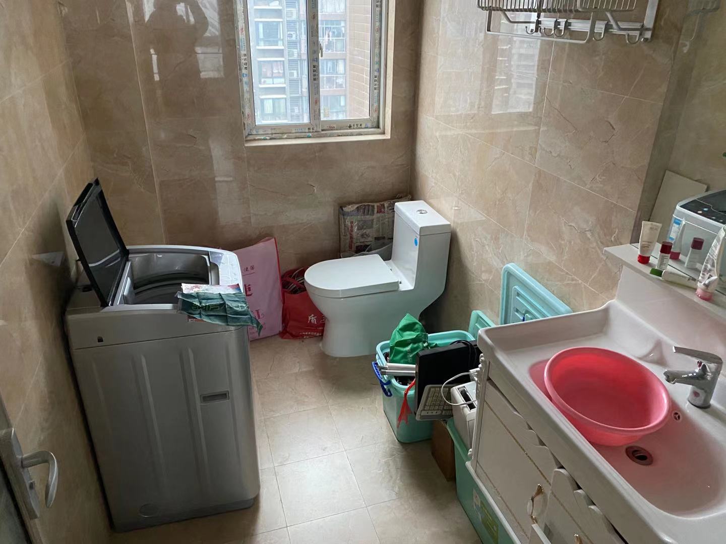 世纪雅园9成新精装四房视野采光好的冒的讲可贷款看房提前电话