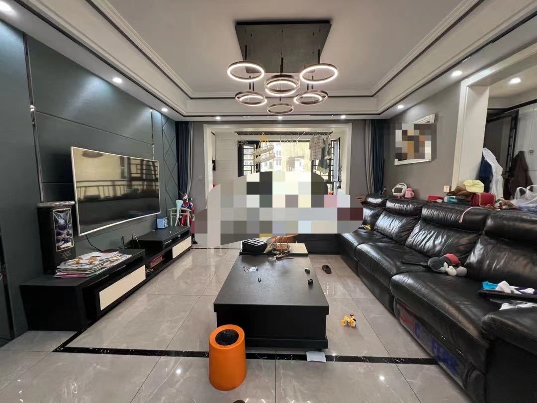 144，和合国际五期 ，大平层，精装三房， 电梯好楼层，单价5700 ， 证满二，全屋品牌家电家具， 中央空调