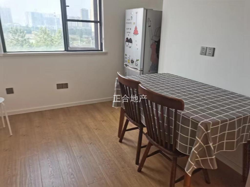 房东诚心出售，城南，荣怀，精装两房，保养成色新，采光好