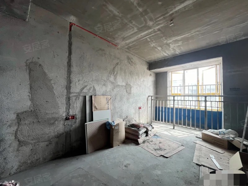 357，业主亏本急售。职院对面，沔阳天泽园，好楼层，单价4600，半装修，水电已走阳台已封，证满二