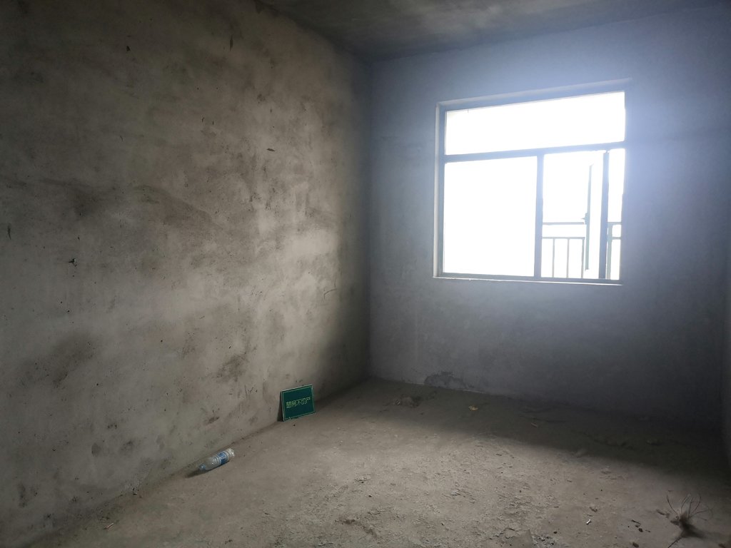 新城一号四期.毛坯四房.南北通透.看房方便