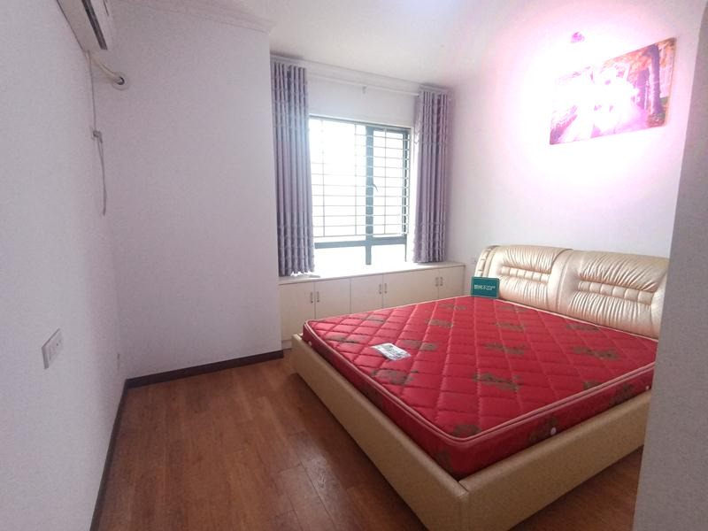 御台公馆精装婚房基本上没住过老证过户费低房东诚意出售