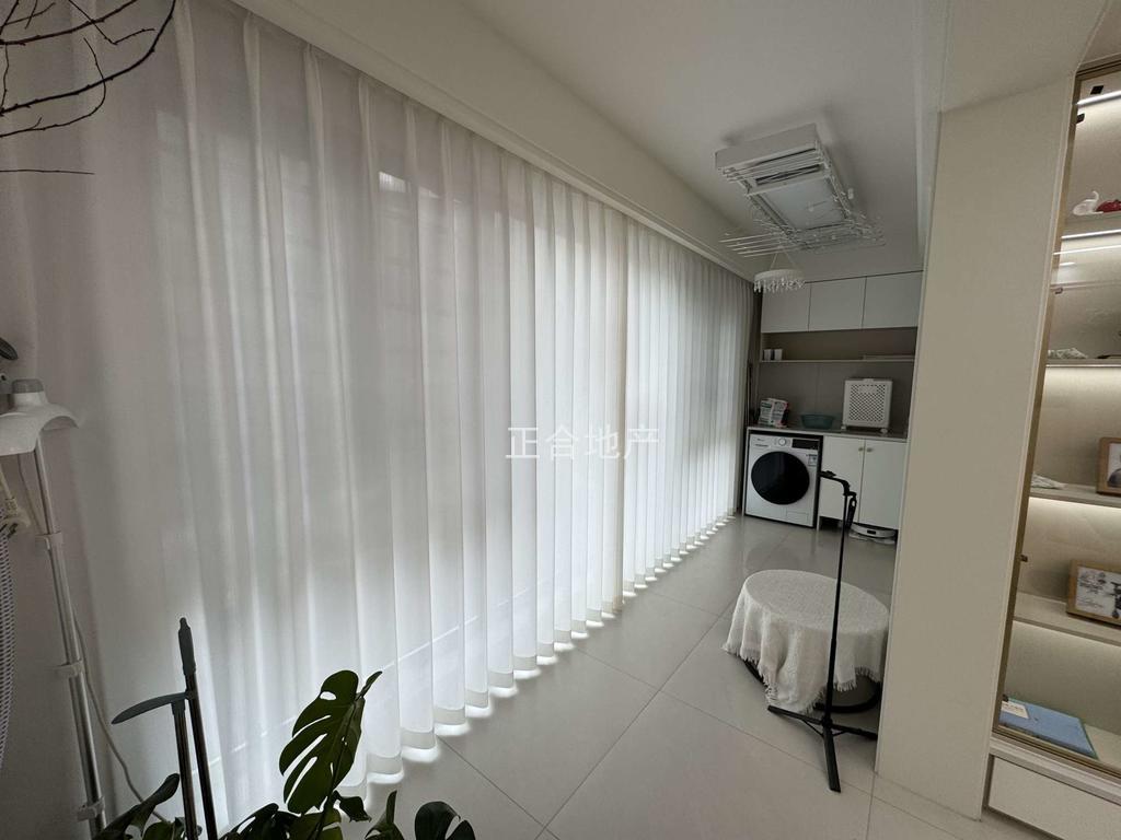 降价了，急售，城南，吾悦，电梯好楼层7楼，精装三房二卫，​全屋中央空调拎包入住