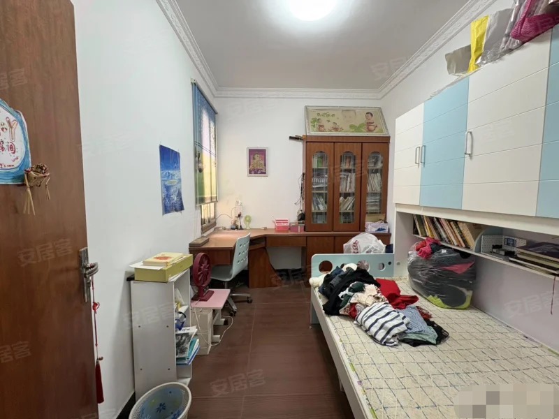 急售！德政园，步梯好楼层2楼，精装三房，有证满二，单价不到3000，看中能谈