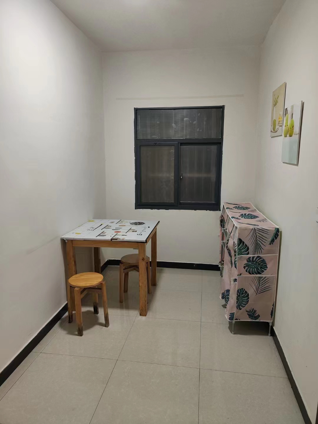 中百广场附近两室一厅出租，市衷心地段价格美丽