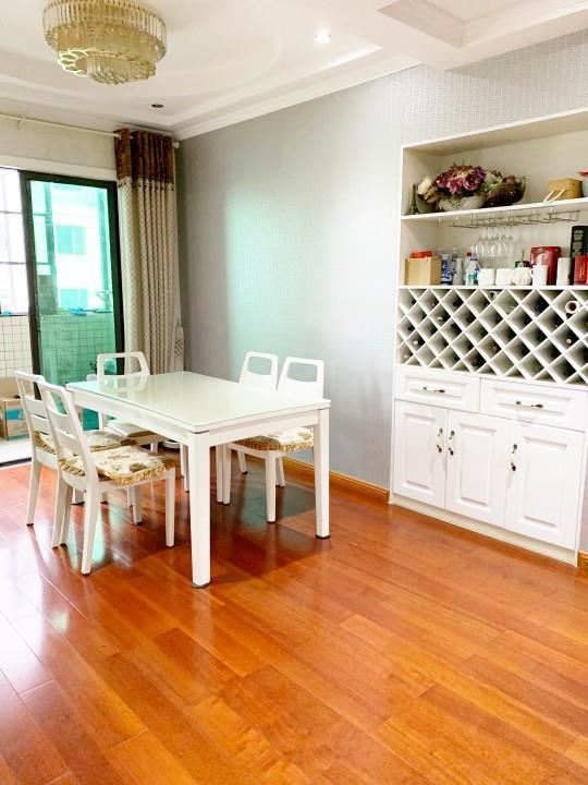 75万锦绣龙城满二 住房南北通透3室2厅房东急置装修卖毛坯价