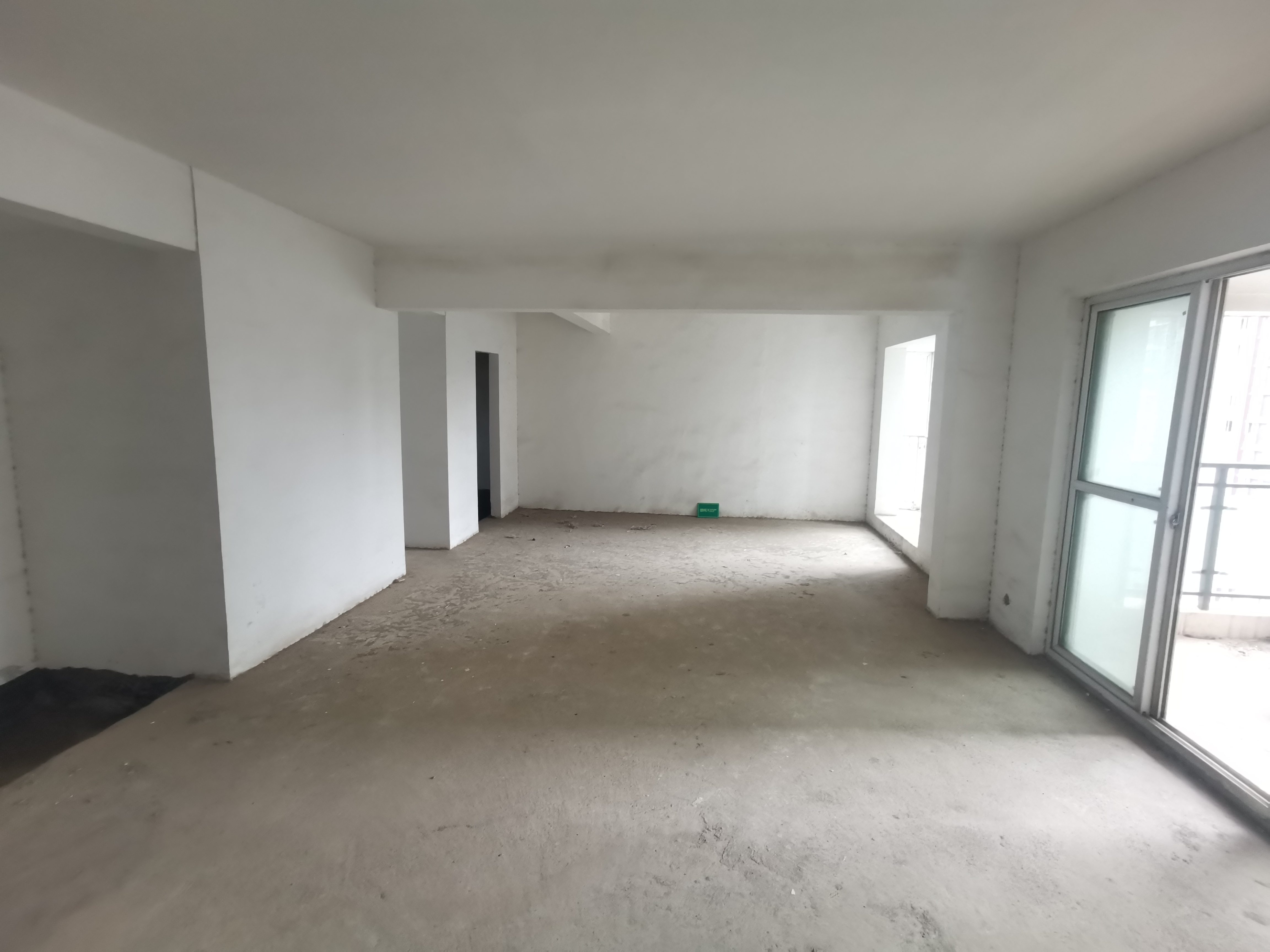 福星城毛坯大三房  老证 看房方便