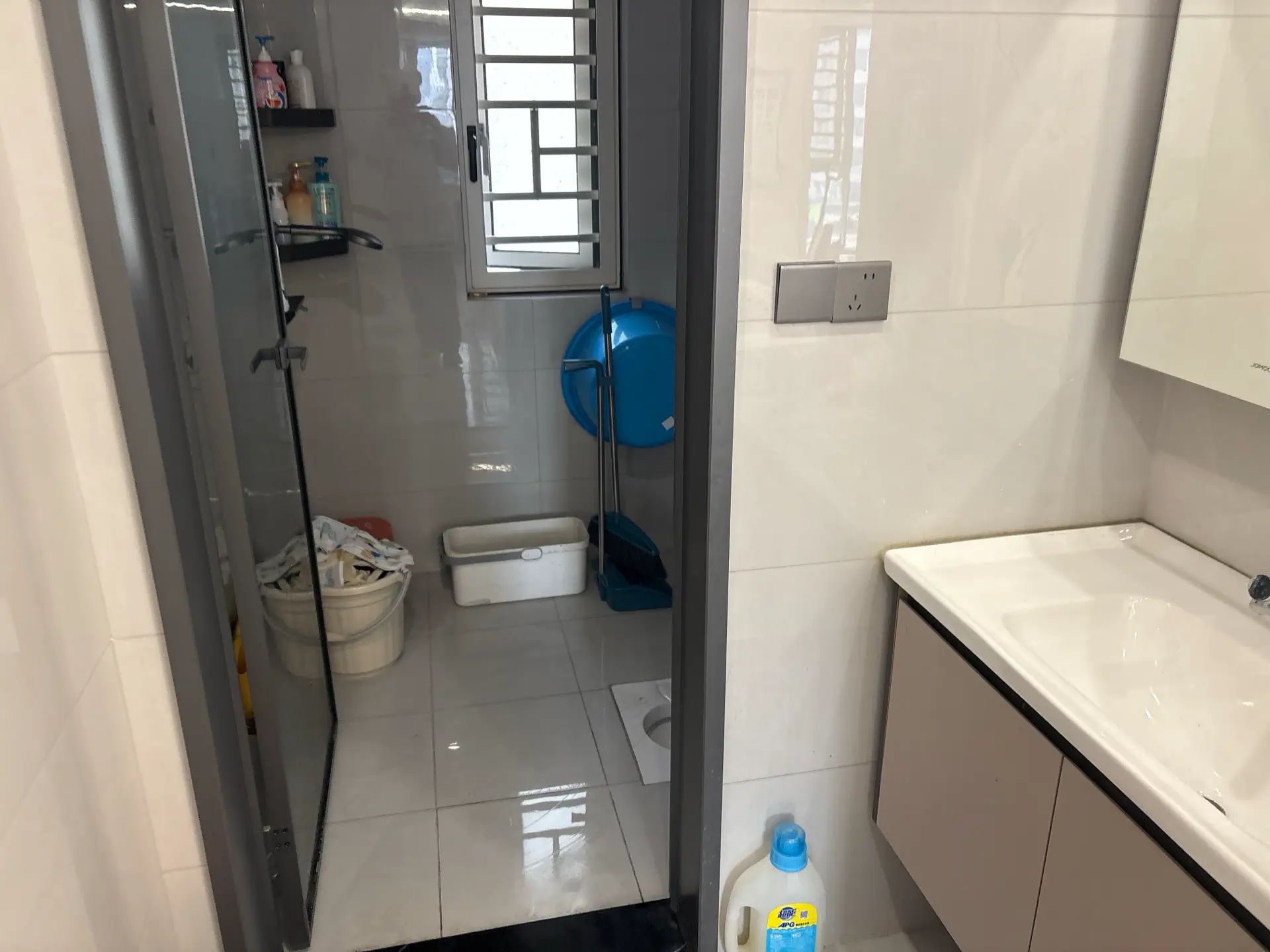 城南，蓝天花园，小高层，1梯1梯，精装三房，好楼层5楼，9成新，证满二