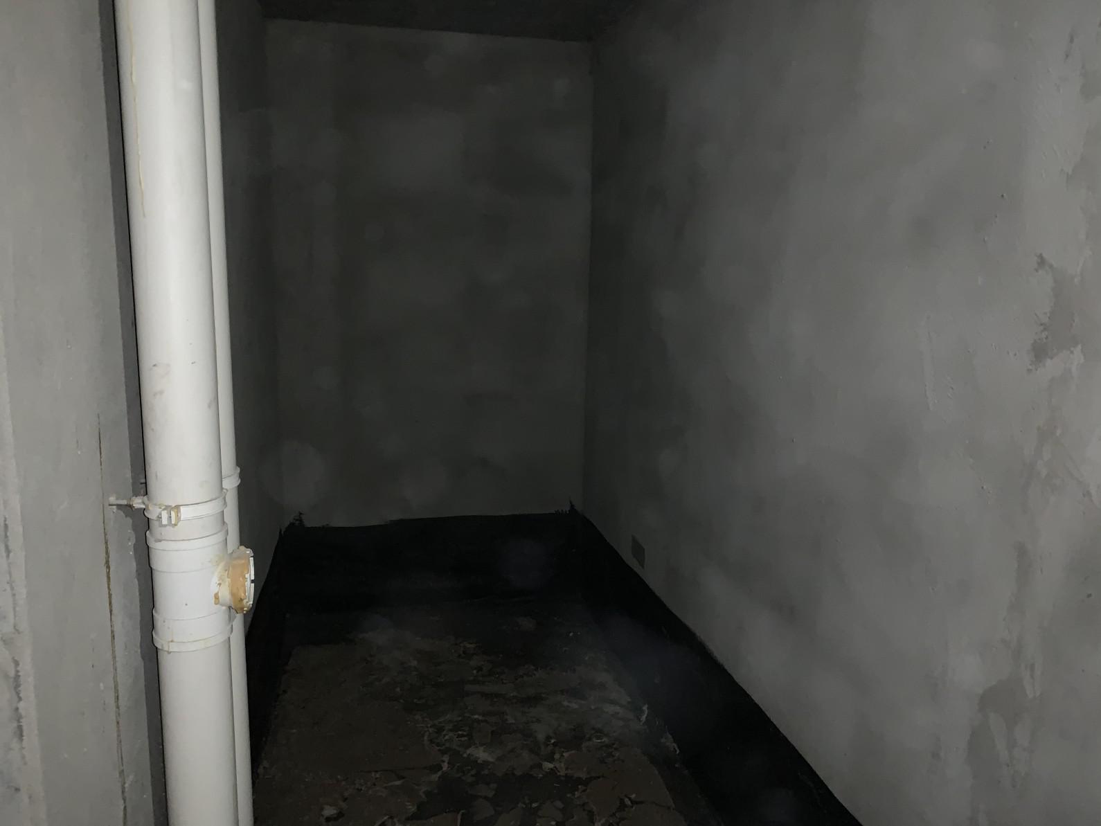 新城壹号五期，毛坯2房，67平，契税已交，不满二年