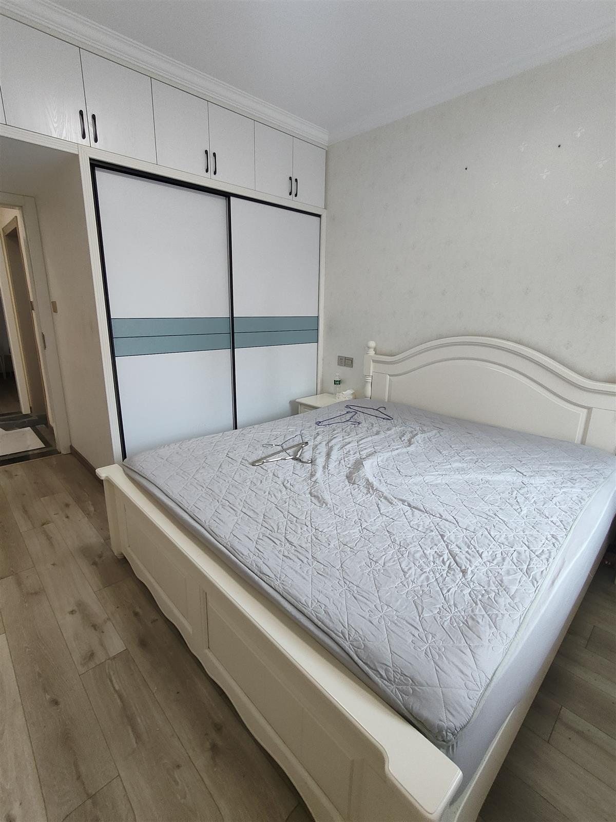 森林国际.精装大两房.诚意出租.看中可谈