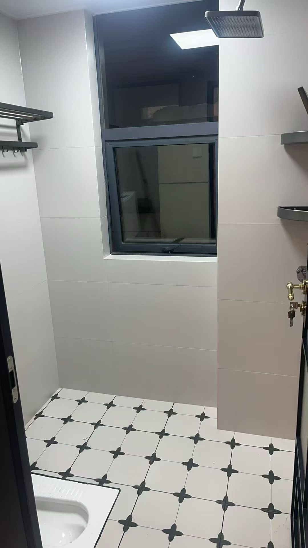 降价了，​城‮吾，南‬悦旁，元泰未来城c区，​全新‮修装‬中‬古风​，精装三房，满2年