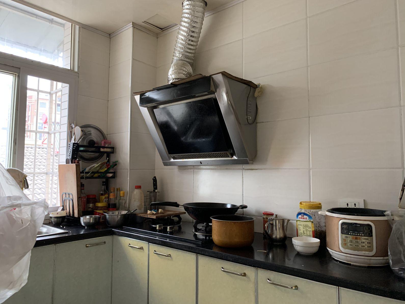 城市丽景旁，永乐小区，精装2房，33万，满五