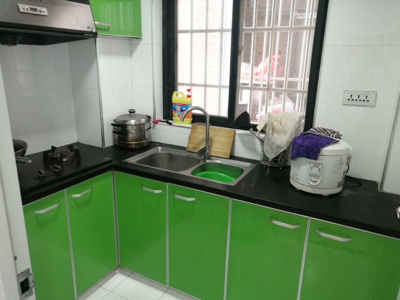 金色港湾精装修三房，送车库