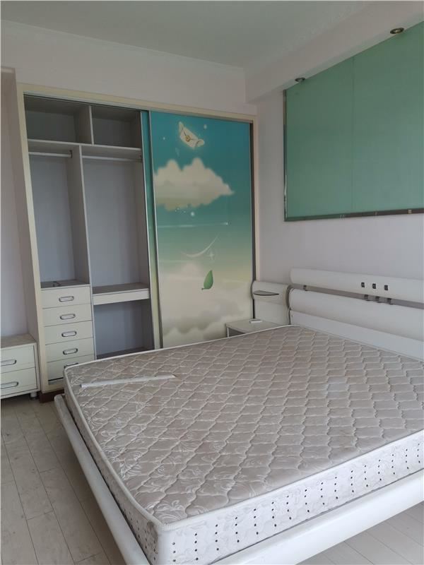 宏运名居，步梯中层，证满五年，价格美丽看房 看