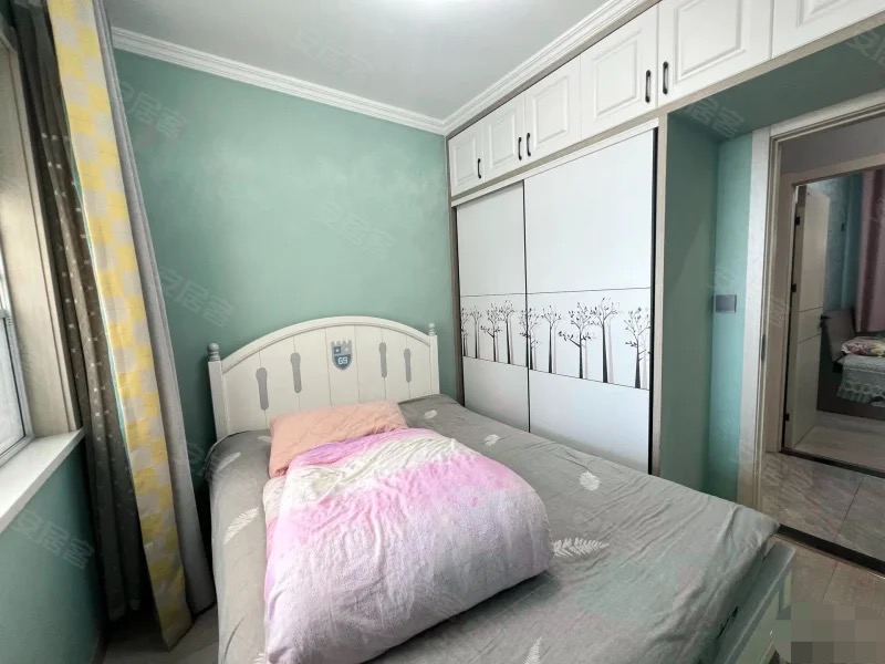 锦绣江山，单价5500，精装3房，中高楼层，业主自己装的婚房，满二