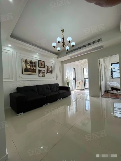 城南，元泰未来城A区，电梯20楼，精装三房两卫，成色新，拎包入住