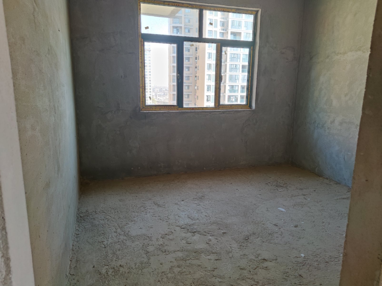 新城壹号五期稀有大三房带空中花园，东边户