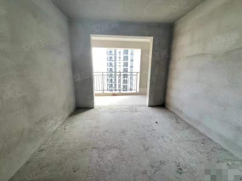 降价了，捡漏，风和日丽，好楼层，单价4700，满二，还带车位，比补贴还便宜，三开间朝南