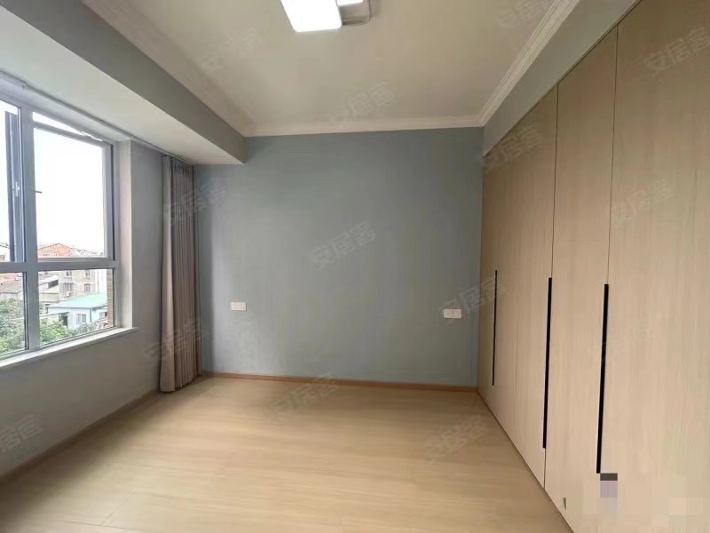 新上捡漏房，城南沔阳天泽园，精装三房两卫，南北双阳台边户，电梯小高层