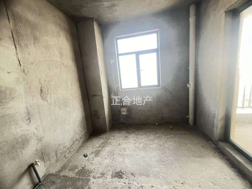 捡漏，新城壹号4期，单价只要4400，好楼层，满五，边户，证满二