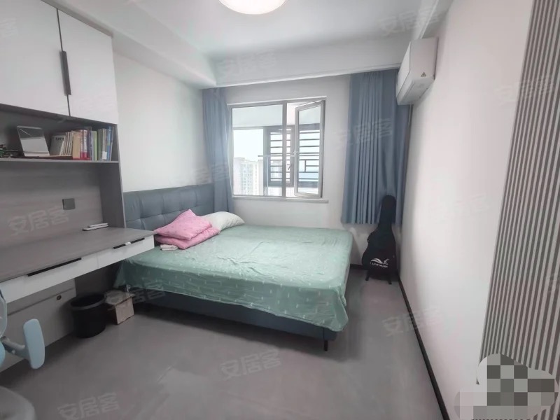 城南，新城‬名都，一梯‬一户，拎‬包住，人车分流，纯边户，精装大三房